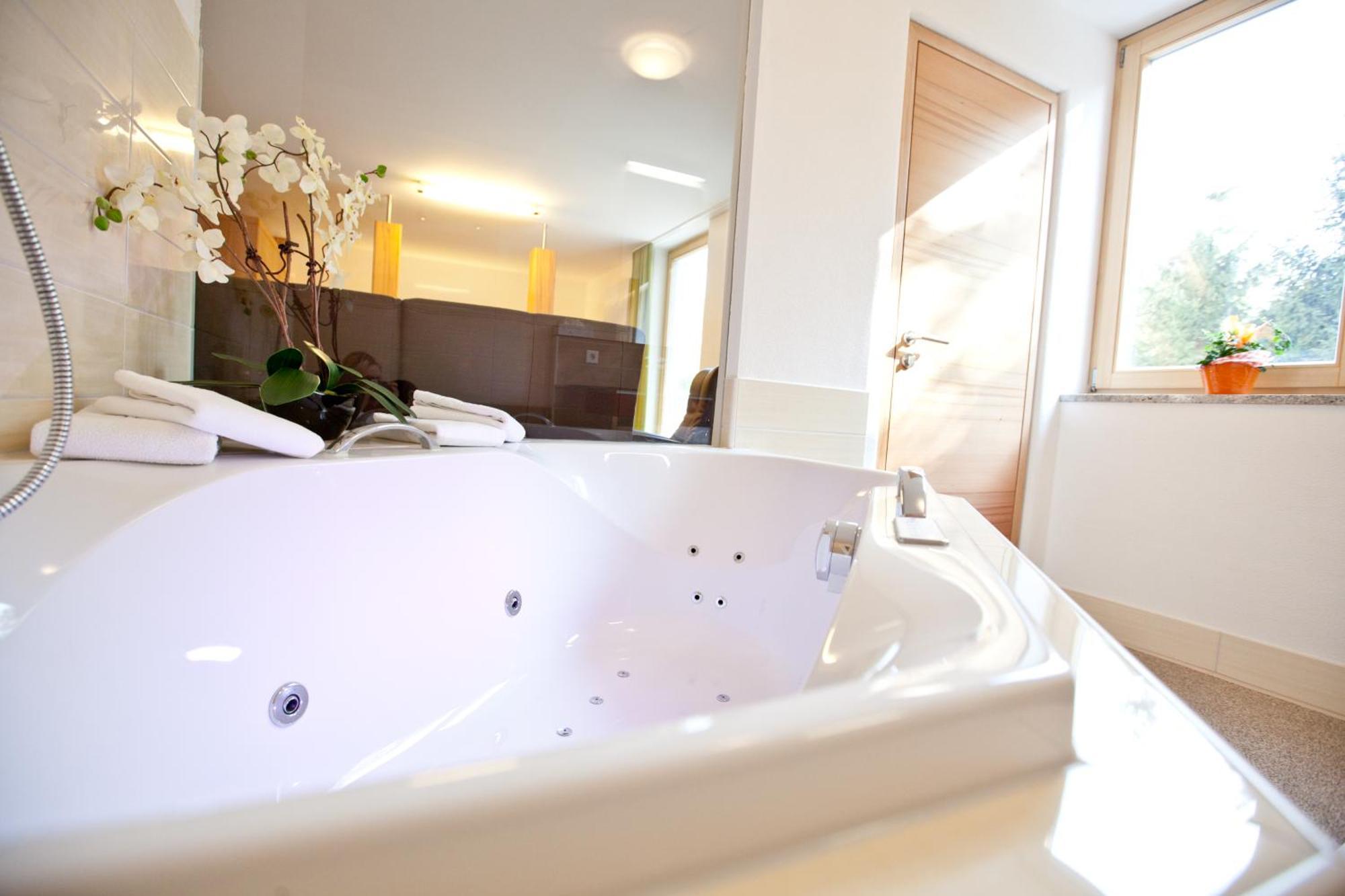 Hotel Und Appartementhof Waldeck Bad Fussing Bagian luar foto
